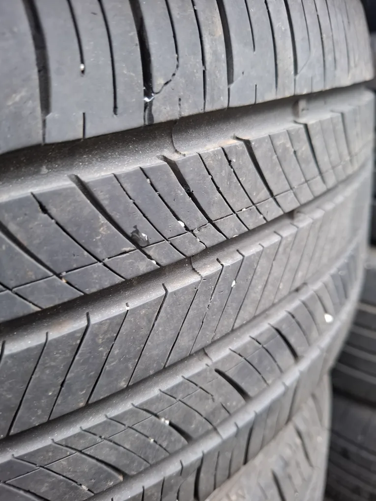 한국 타이어 225/45R17 중고타이어 2본팝니다