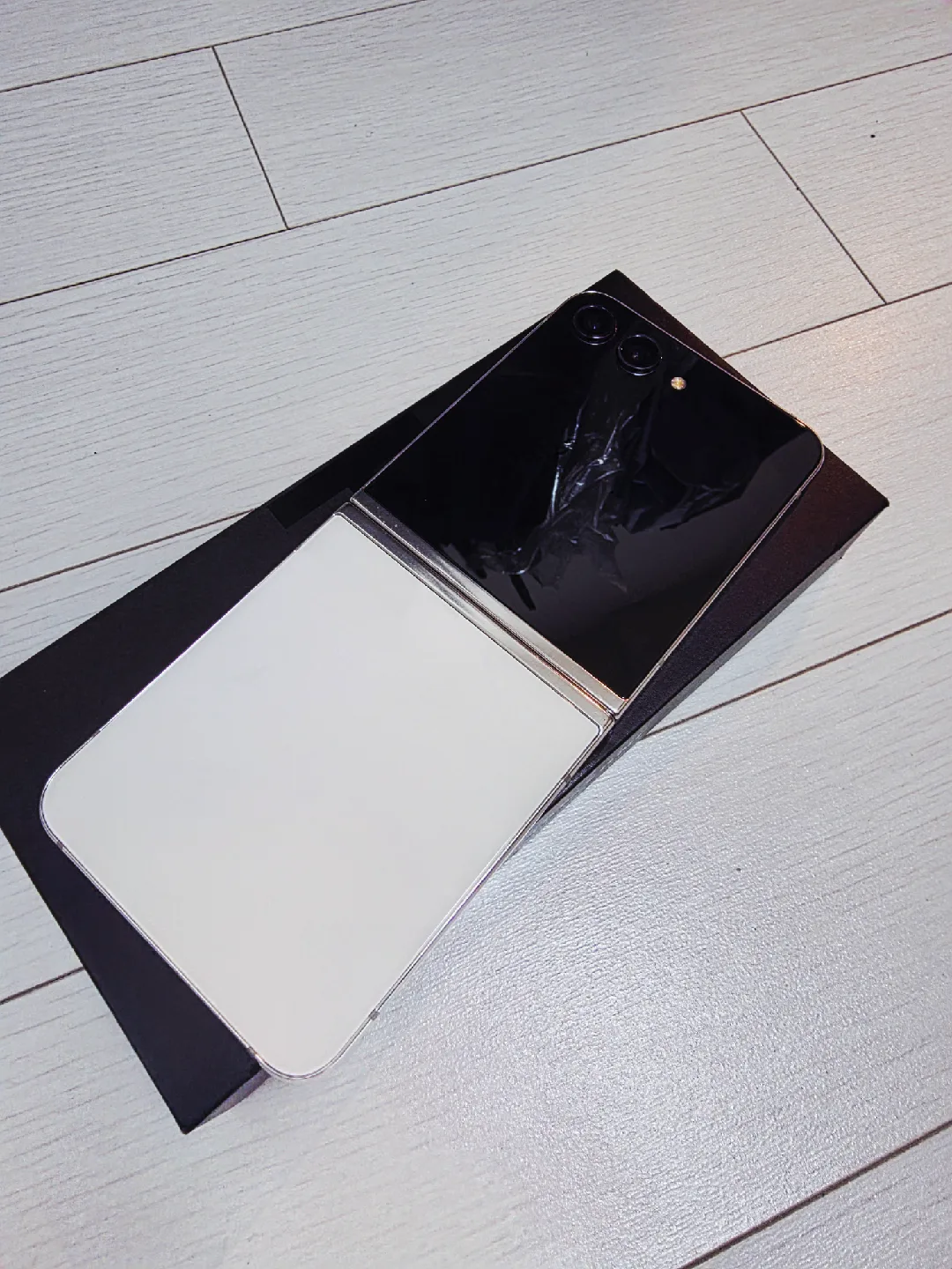 삼성 갤럭시 Z Flip5 플립5 크림 / 512G