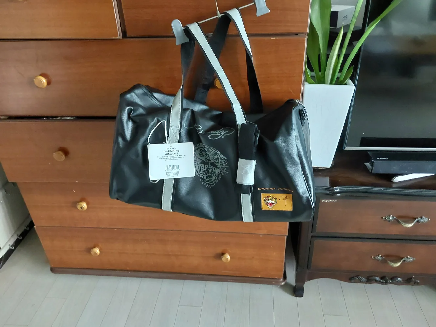 Ed Hardy 검정 더플백 새상품  커요