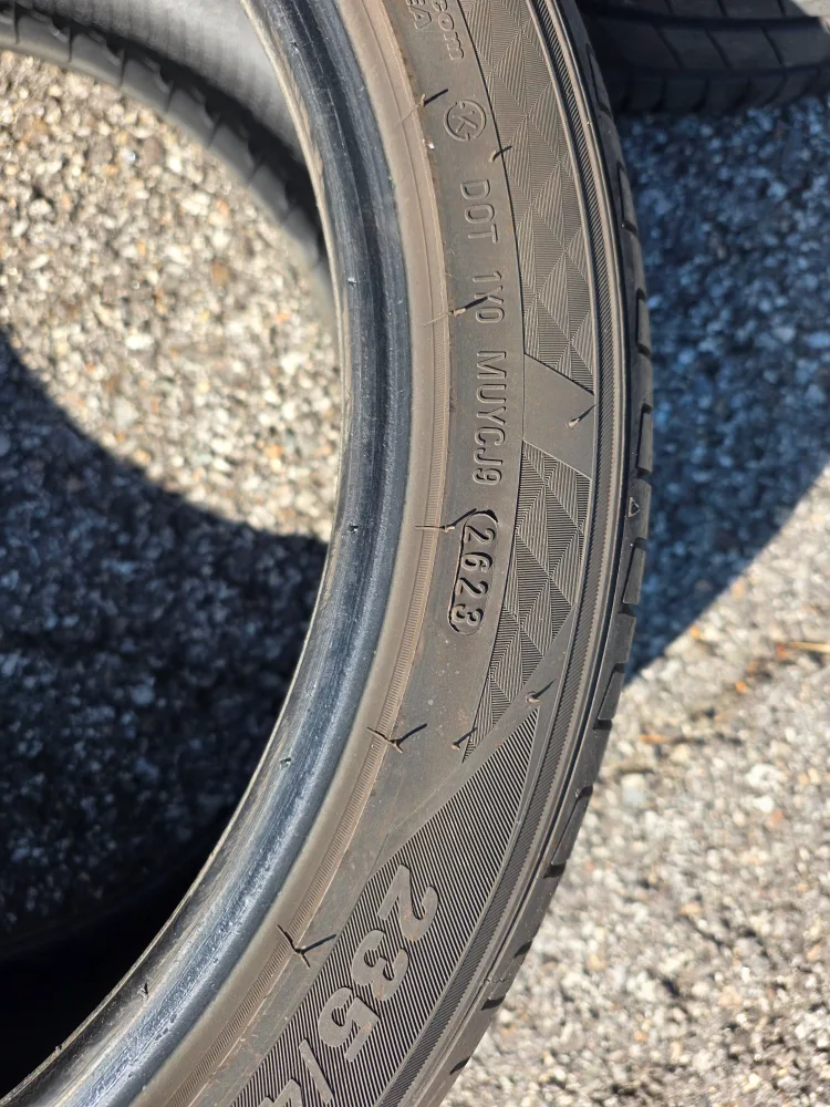 금호 Majesty9 타이어 235/40 ZR18 두본 중고