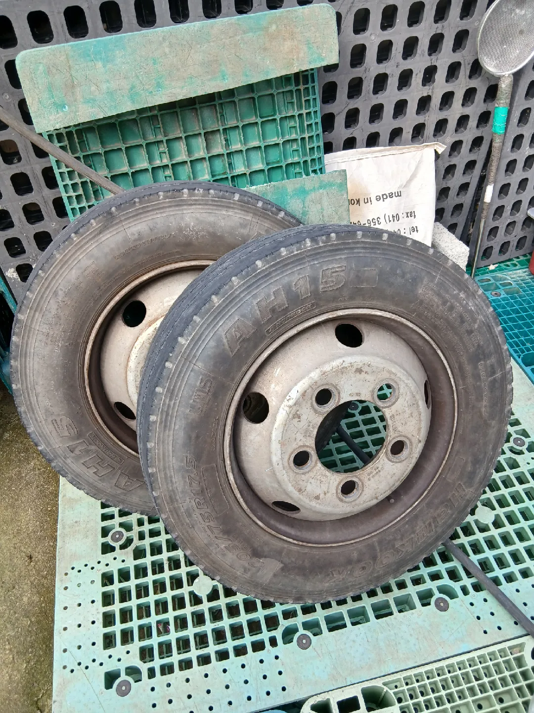 2.5톤   중고 타이어  휠  포함
