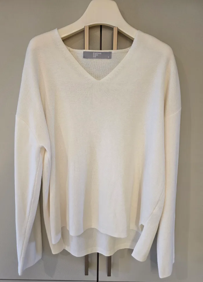 에잇세컨즈 브이넥 루즈핏 니트티