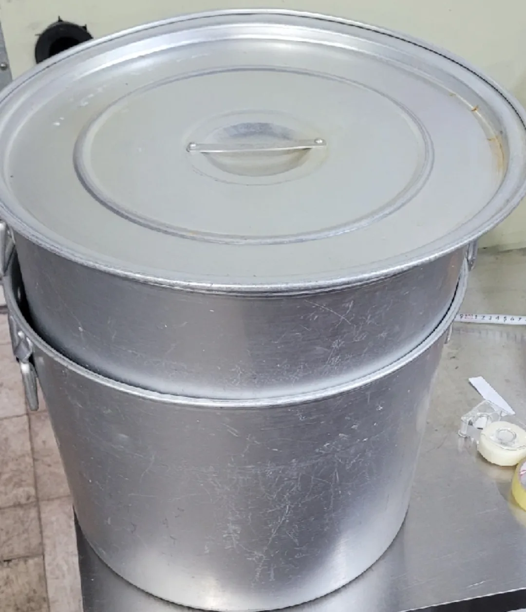 알루미늄 들통 2개(중고)뚜껑 1개만있