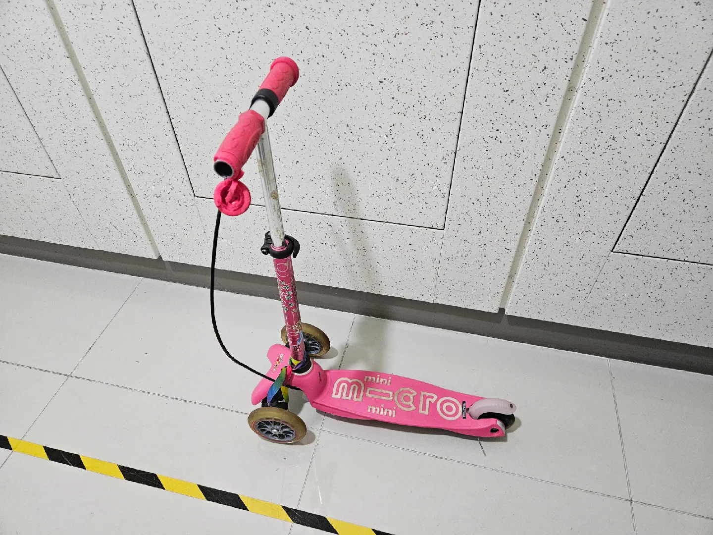 미니 마이크로 킥보드 핑크 팝니다.