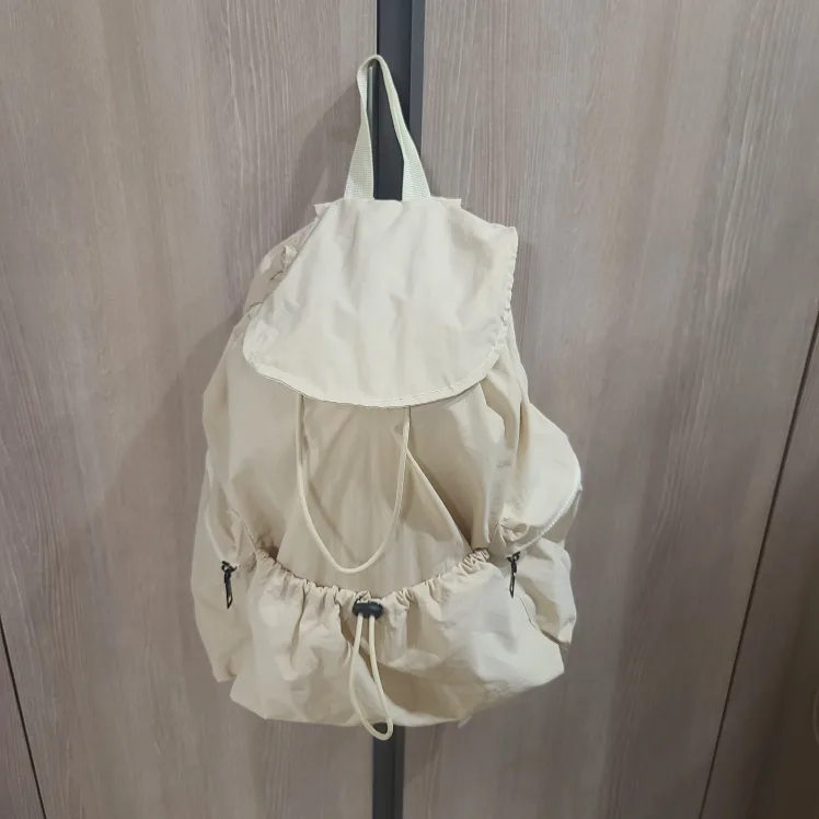 아이보리 나일론 백팩 새상품급