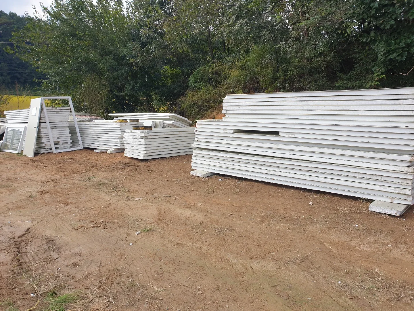 샌드위치 패널 & 창틀 세트 중고판매 1회배4500 원