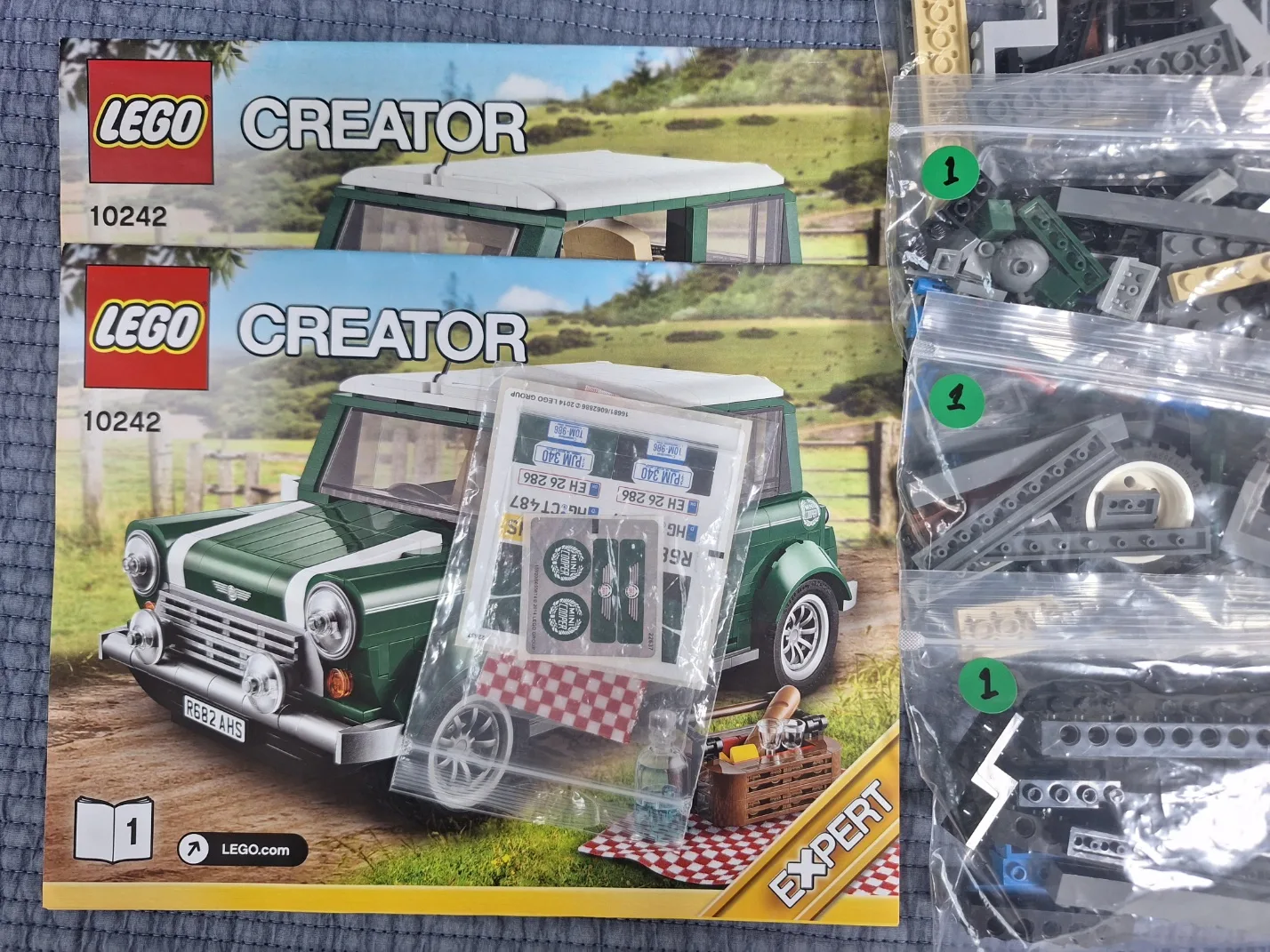 레고 크리에이터 미니쿠퍼 10242 중고입니다.