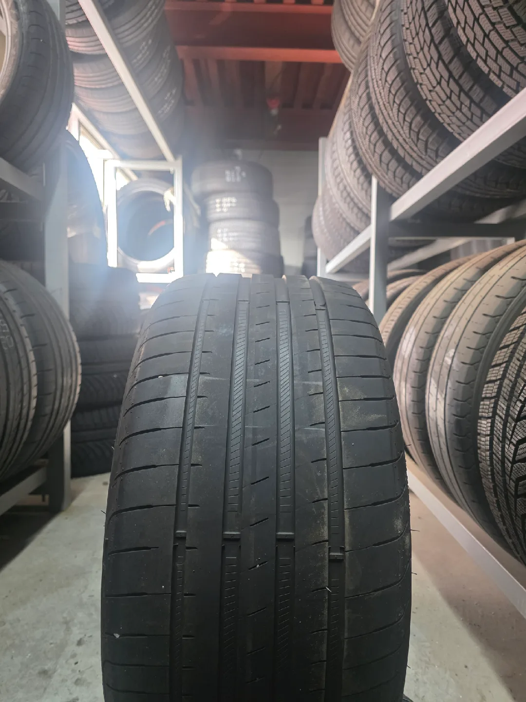 굿이어 EAGLE F1 런플랫 275/35R19 중고