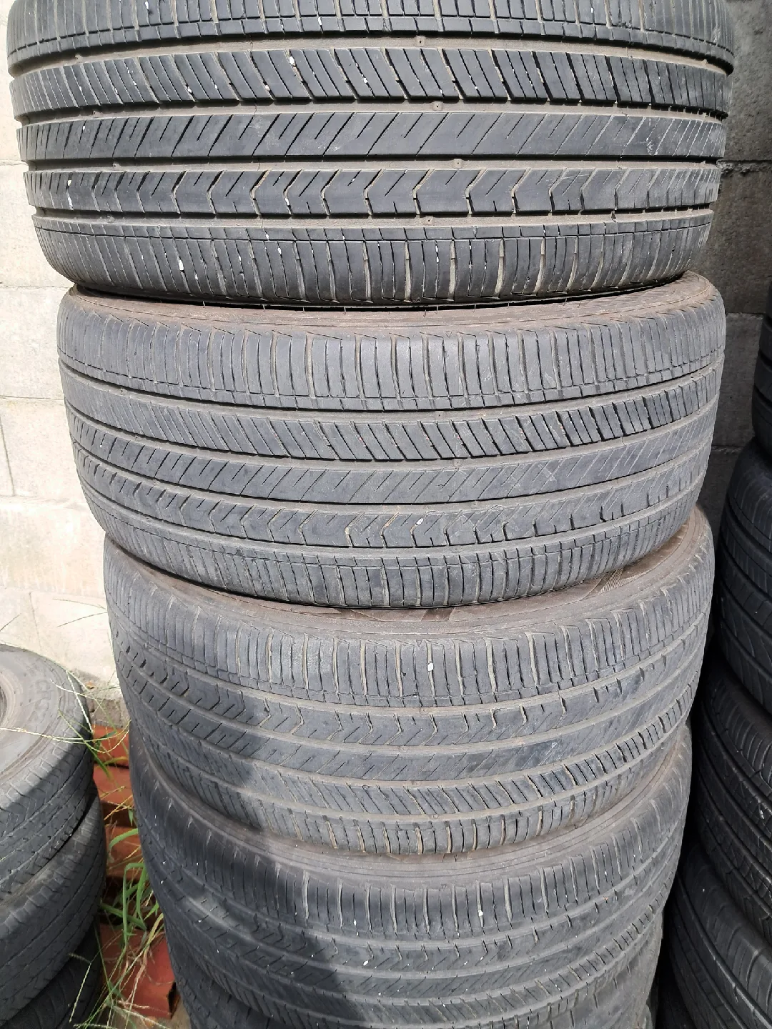 235 45 18 중고타이어 4개 팝니다