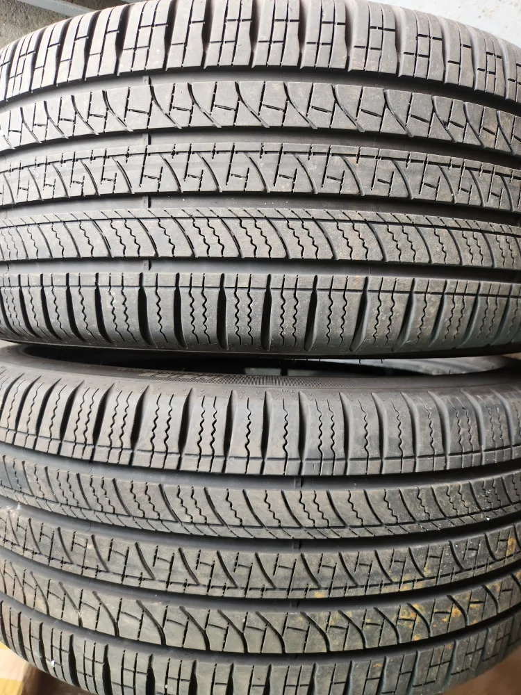 피렐리 올시즌 스폰지 타입 245 40 20 2본 중고타이어