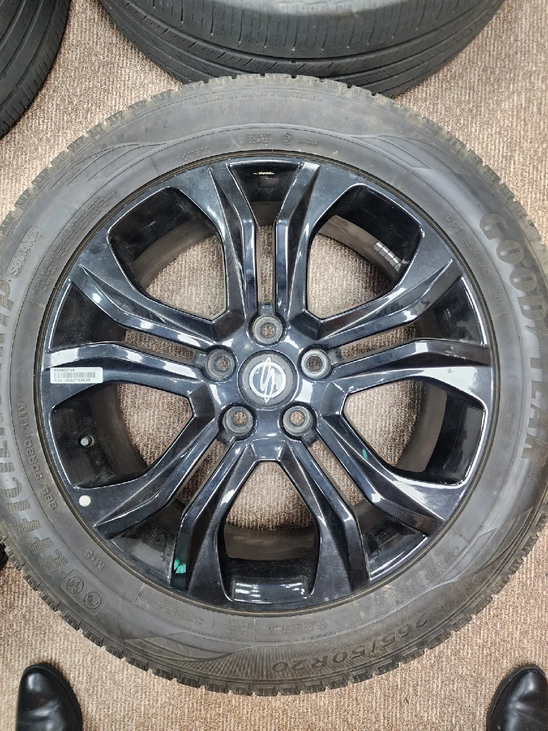 렉스턴 스포츠칸 20인치 순정 블랙 중고 휠,타이어 세트