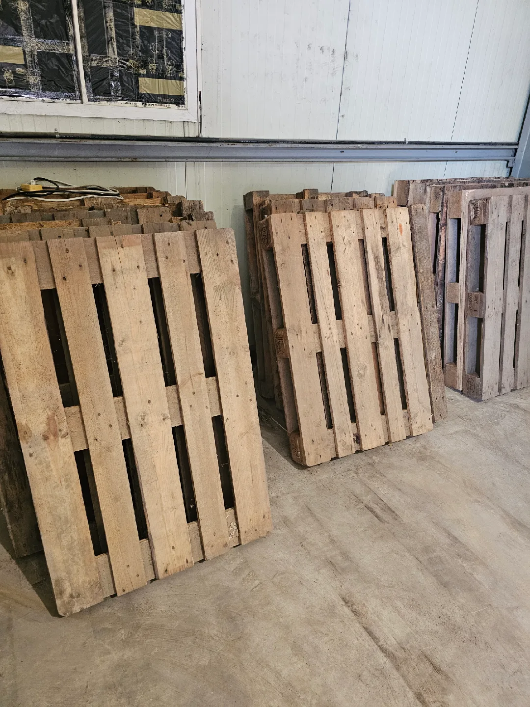 중고 나무 팔레트