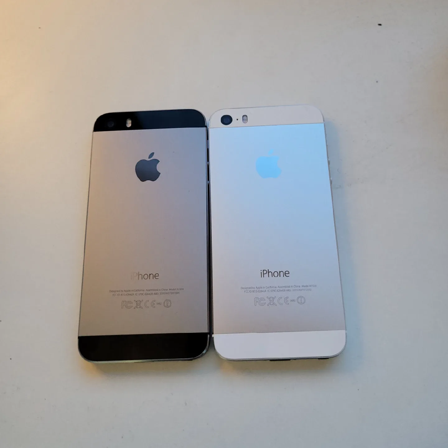 아이폰5S 16GB 기본카메라 무음 S급 새거급 배터리100%