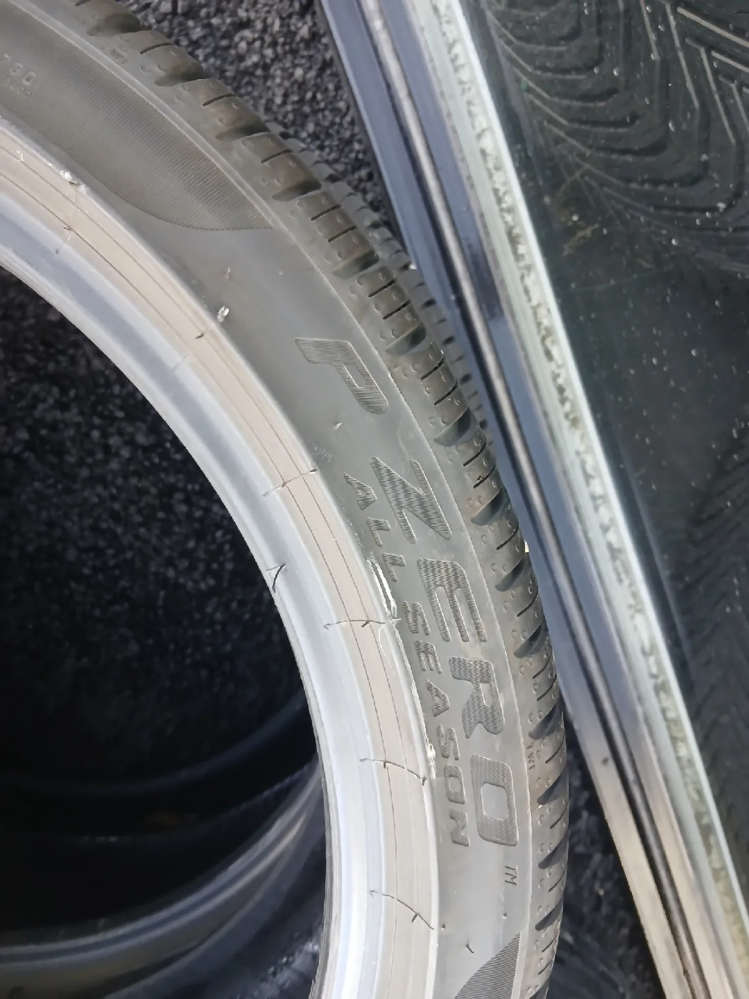 피렐리 P ZERO 245/40R19 중고타이어