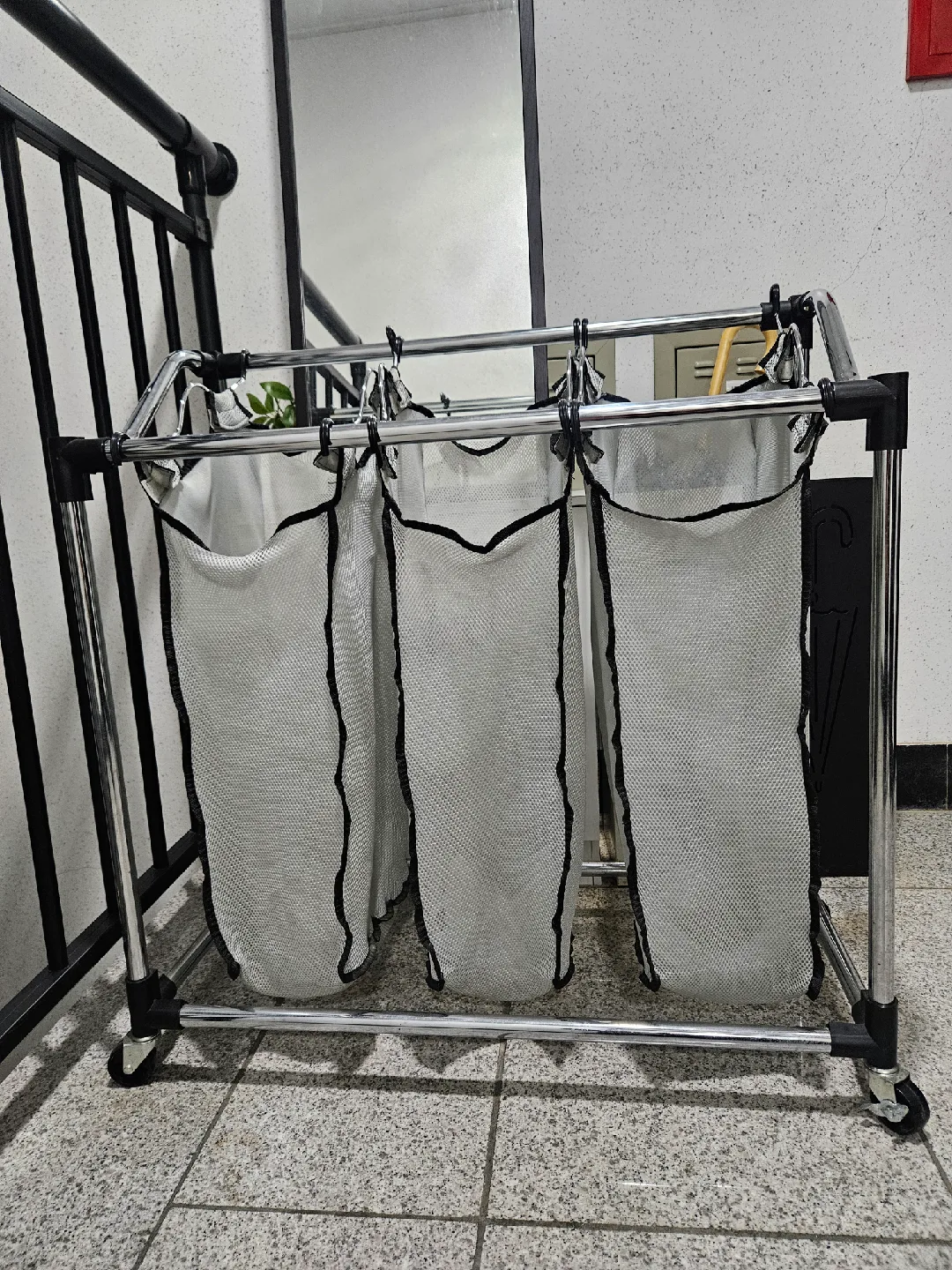 3단 이동식 분리형 빨래바구니 분리수거함