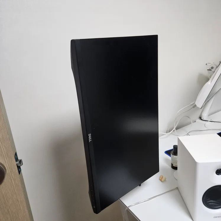 Dell 모니터 (22인치) + 모니터 암