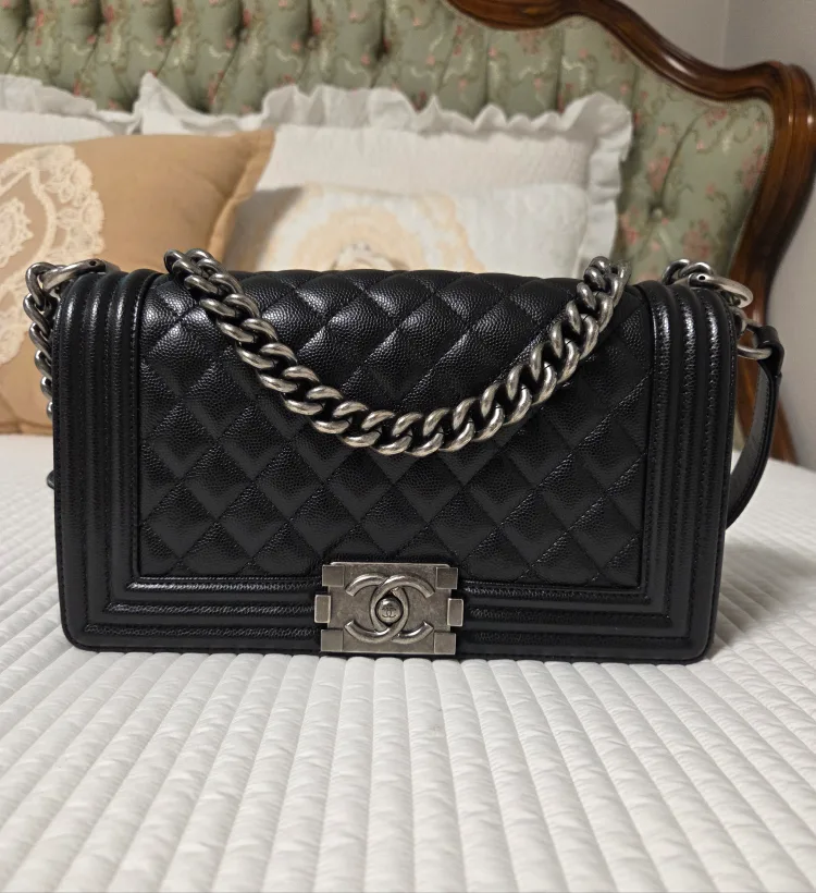 샤넬보이캐비어 미듐은장 30번대