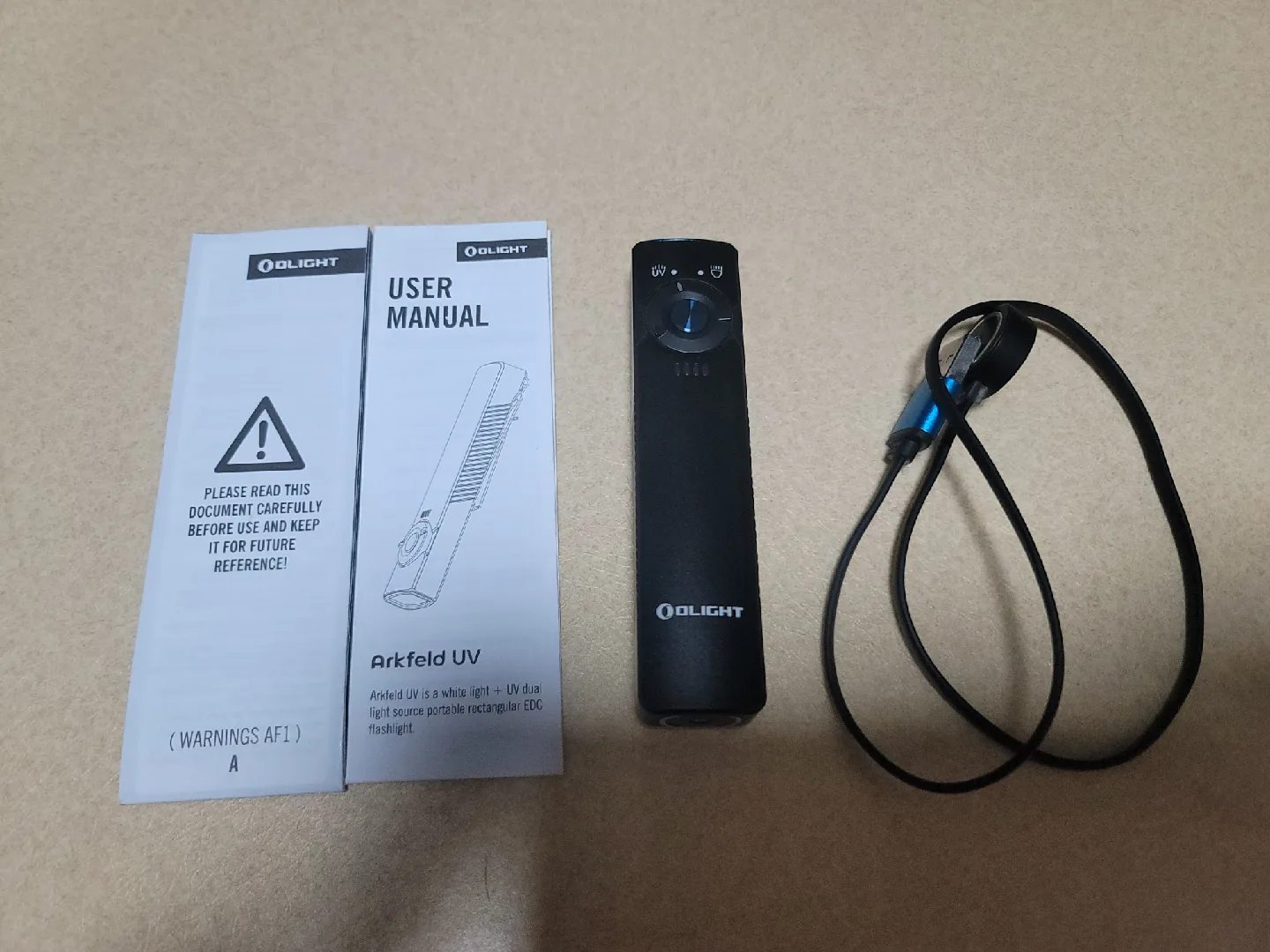 오라이트 아크필드 uv arkfeld EDC 라이트 팝니다.