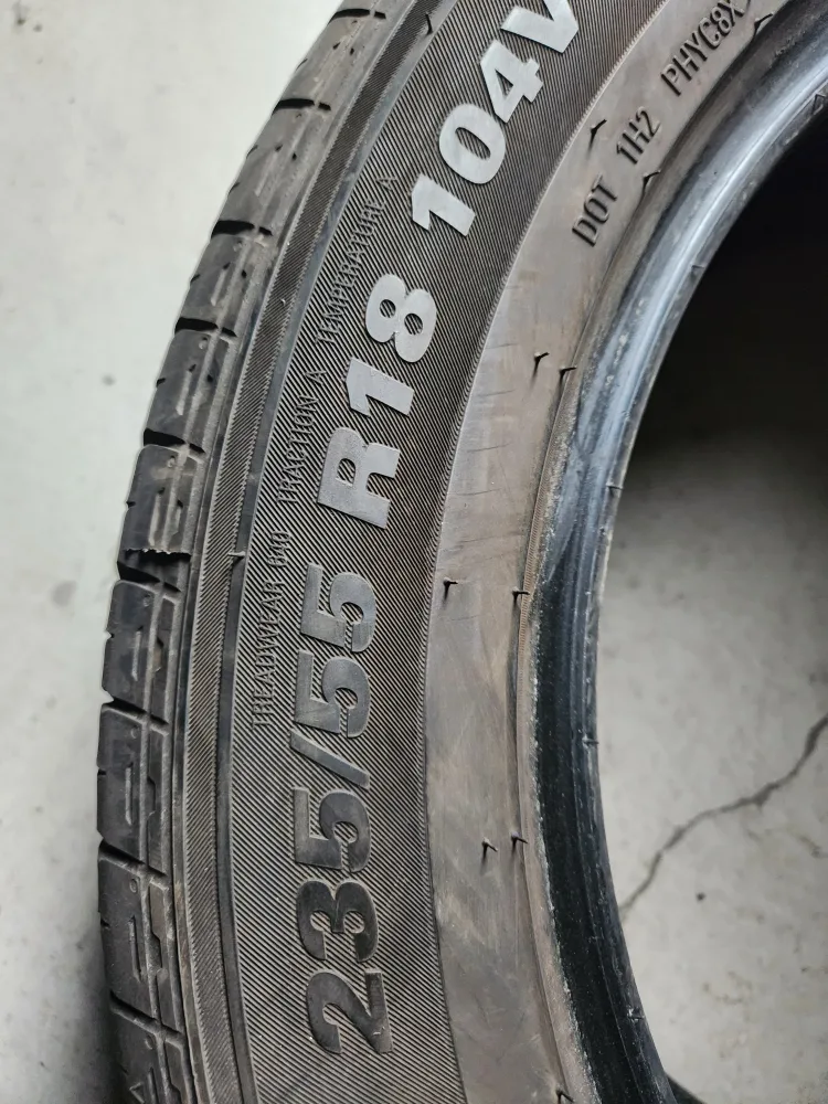중고 타이어 235 55 18