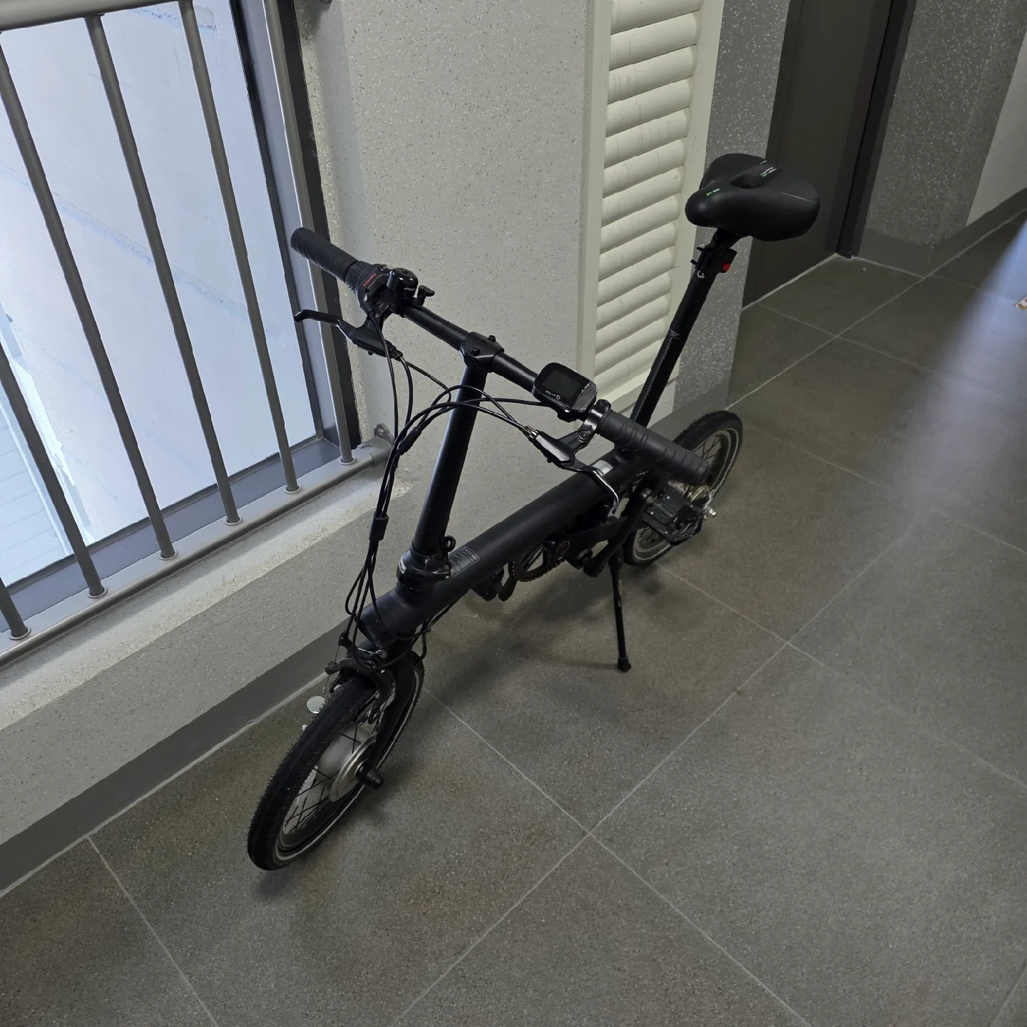 QiCycle 전기 접이식 자전거 치싸이클 EF1 Plus 모델 판매