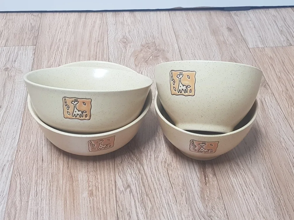 세라존 기린 캐릭터 그릇 4개 세트 중고