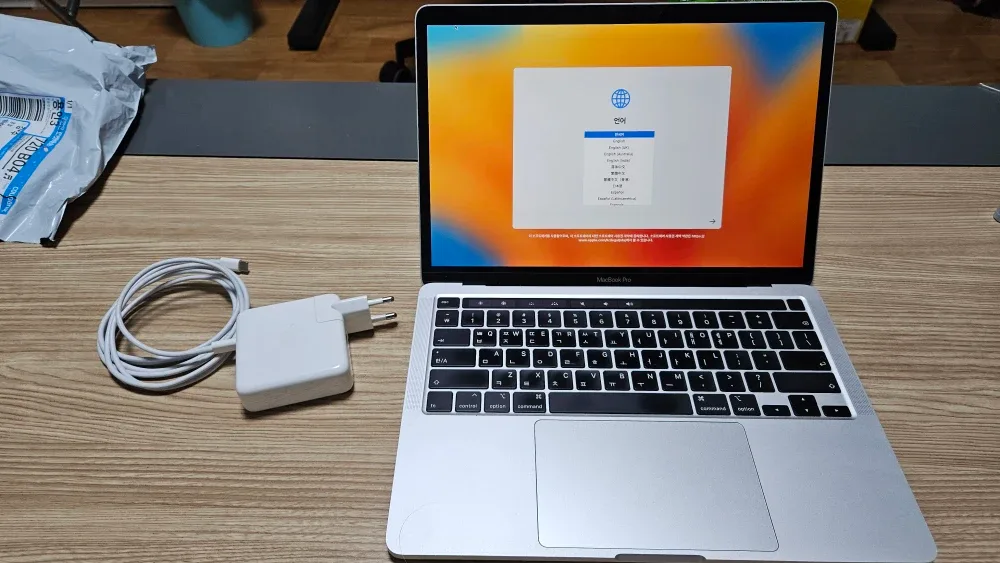 맥북 프로 13인치 a2251 (2020년형, ssd 512GB, ram 16GB)