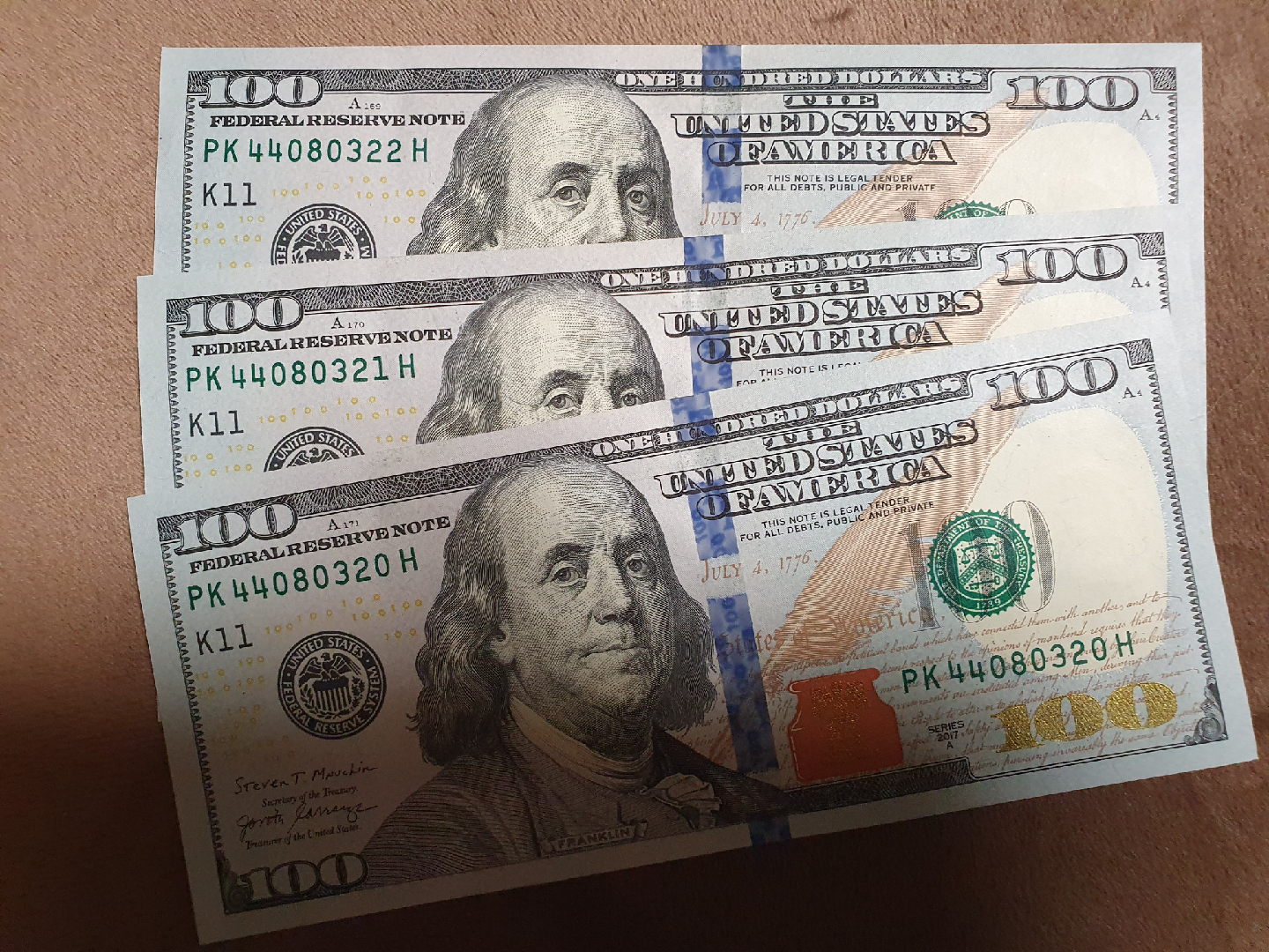 100달러 3장 (총 300달러)