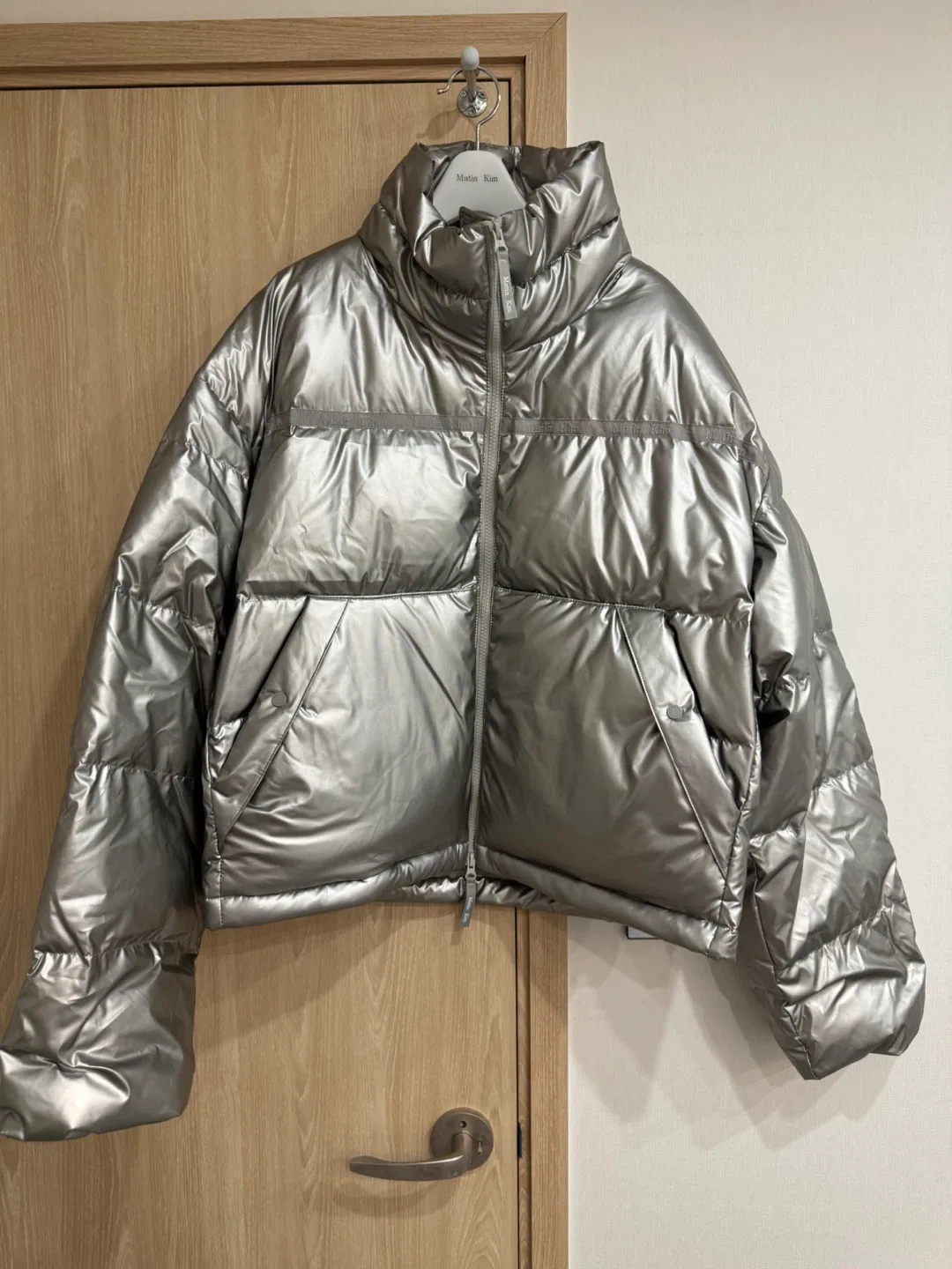 마뗑킴 남성 실버 패딩 (XL)