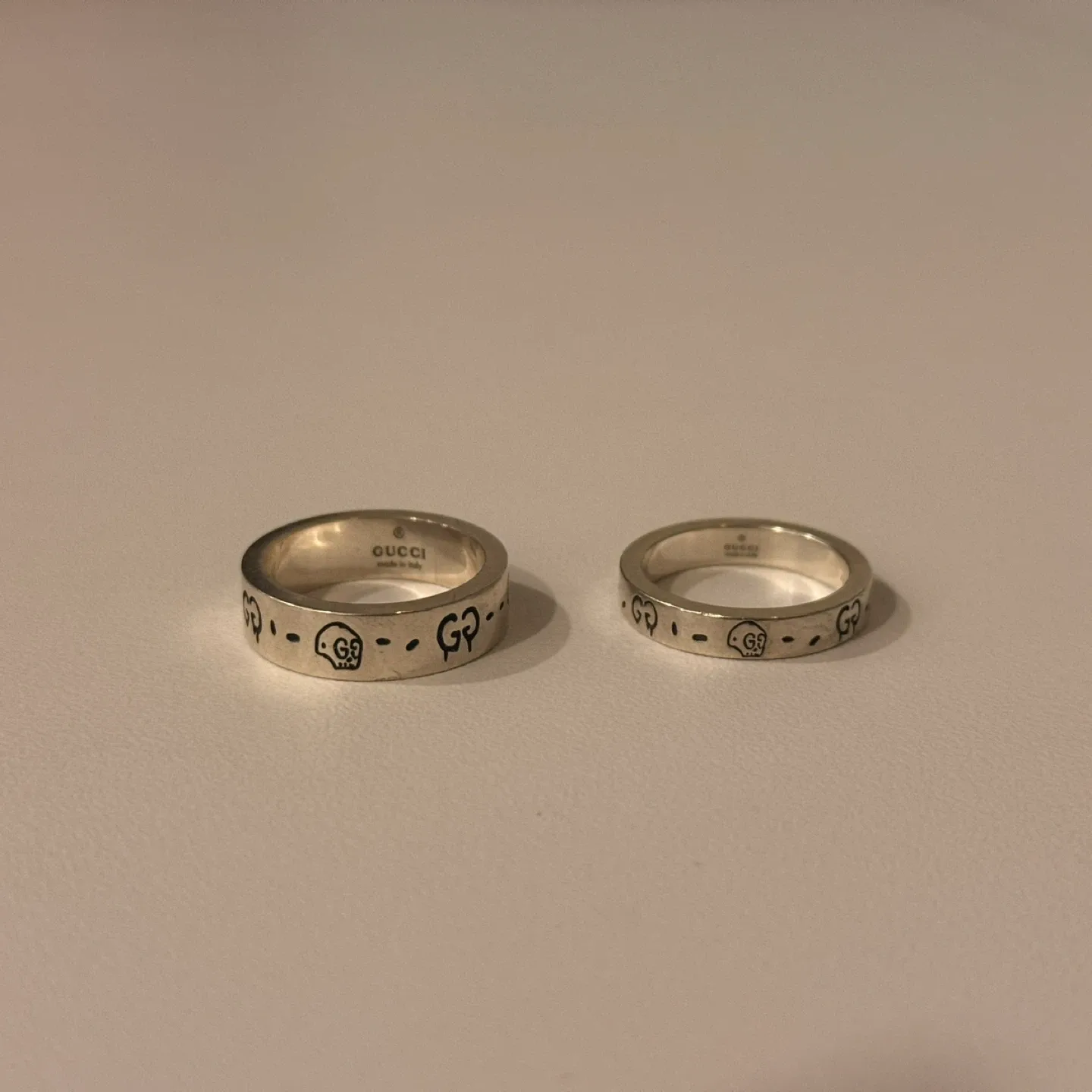 구찌 고스트링 헤어져서 판매합니다.