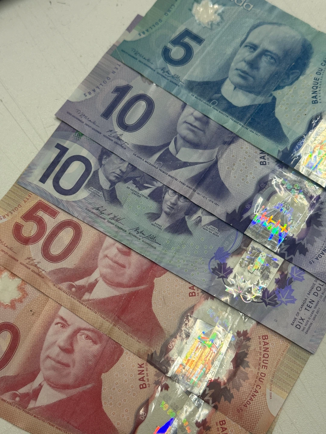 125 캐나다 달러 판매