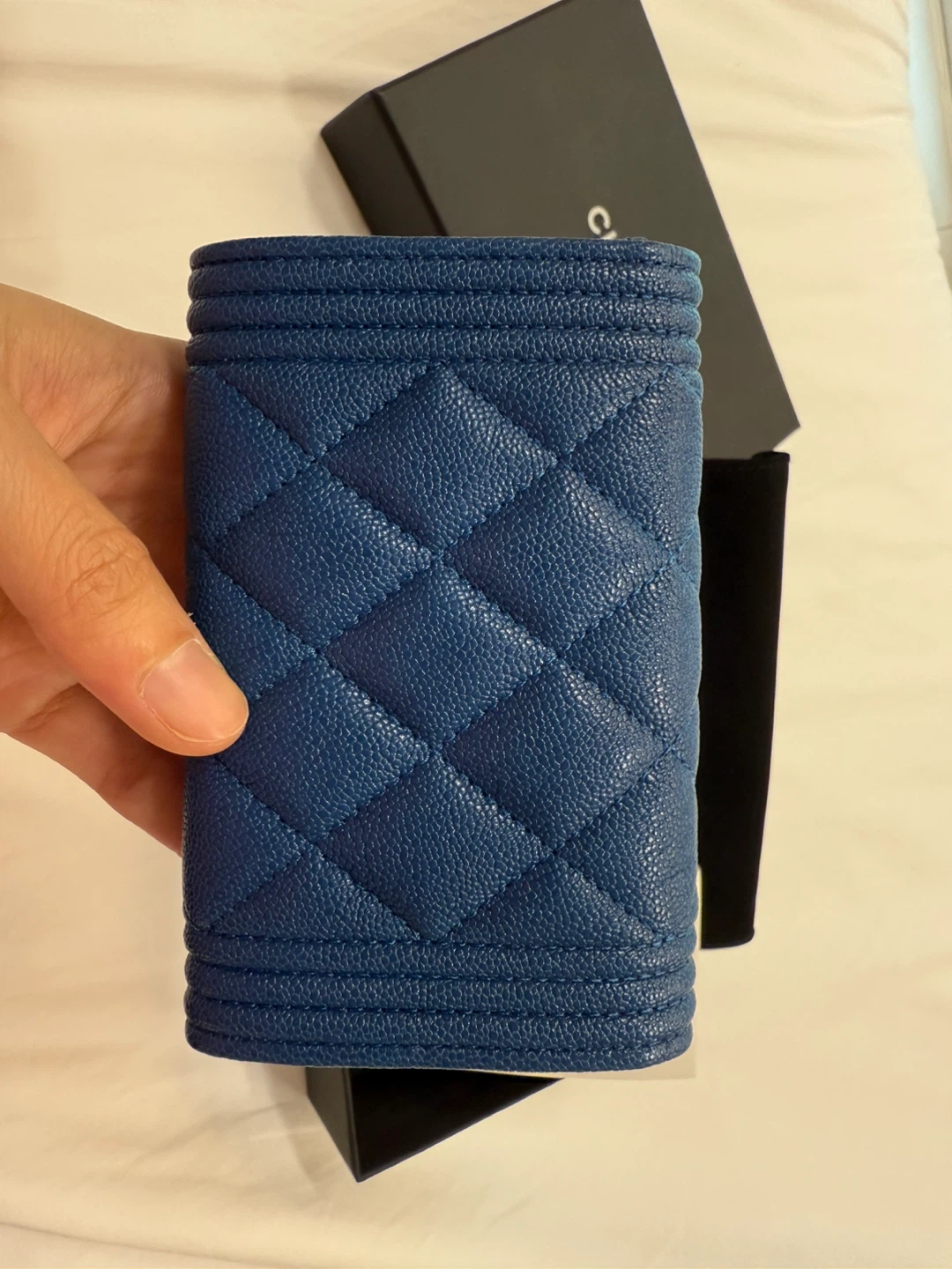 샤넬 보이 카드지갑 블루 캐비어 똑딱이 팝니다