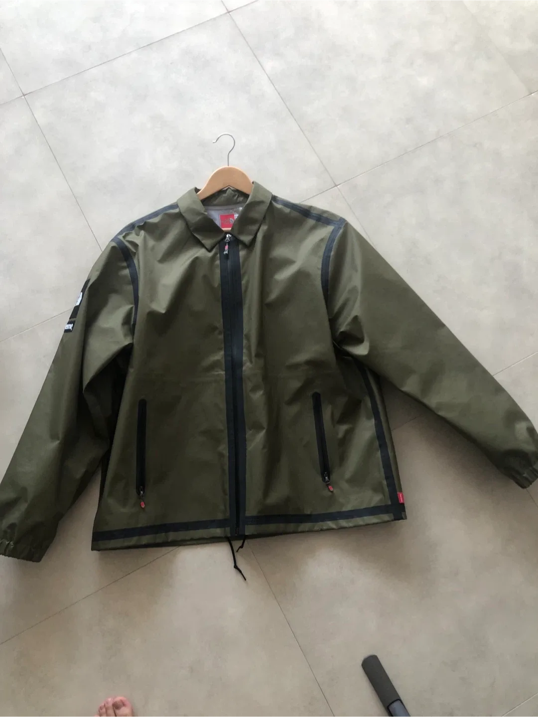 슈프림x노스페이스 서밋 코치 자켓 올리브