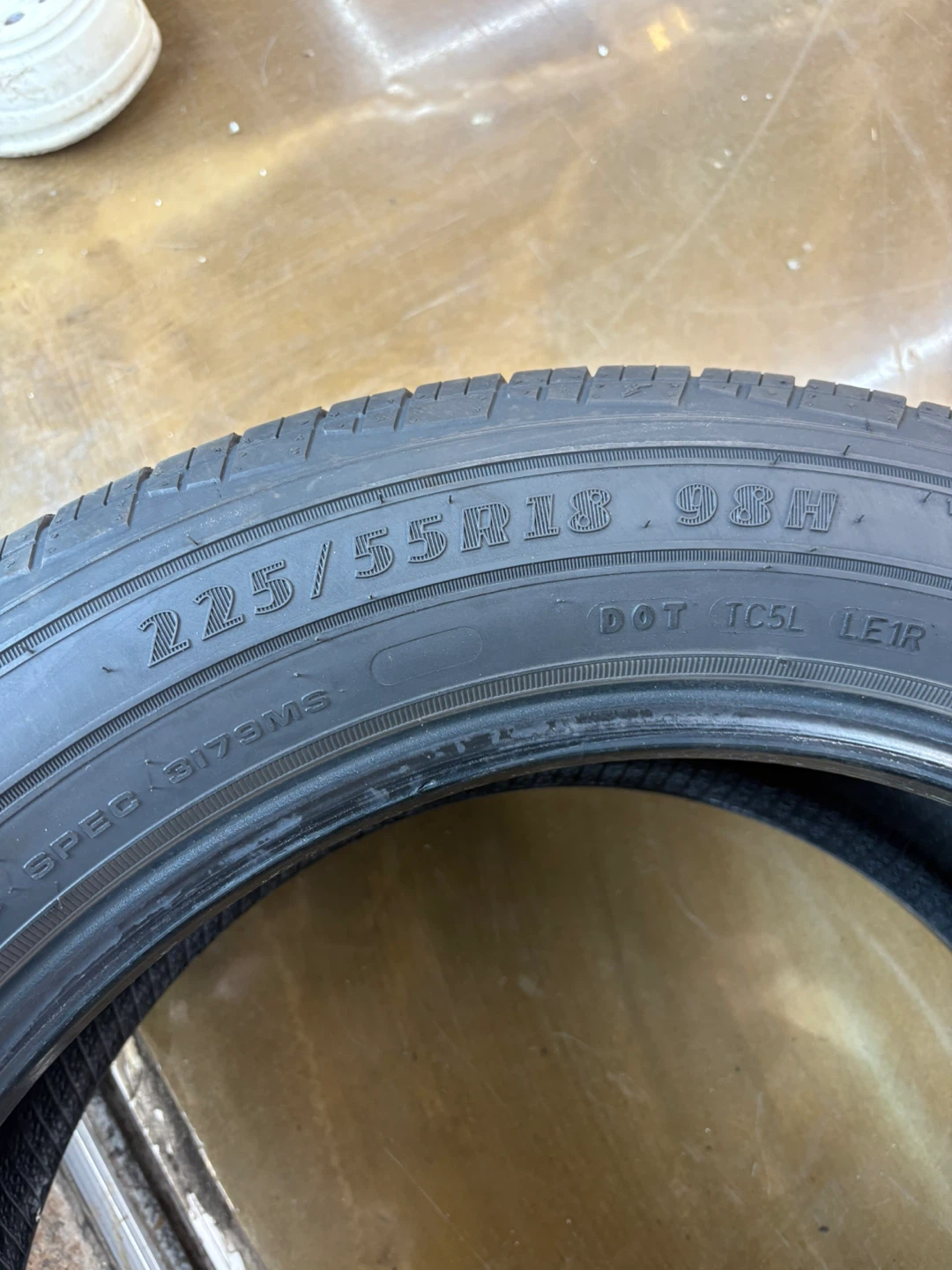 굿이어 타이어 225/55R18