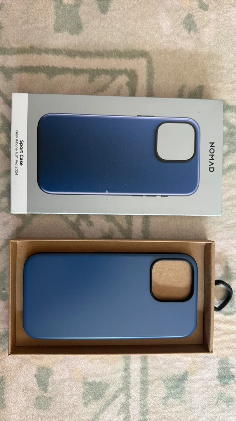(미사용) 노마드 아이폰 16프로 맥스  Sport Case
