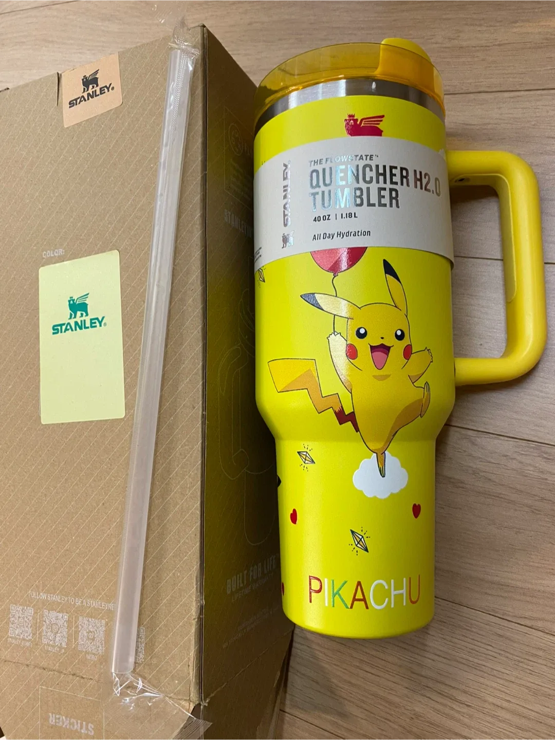 스탠리 퀜처 H2.0 피카츄 텀블러 40oz 새상품