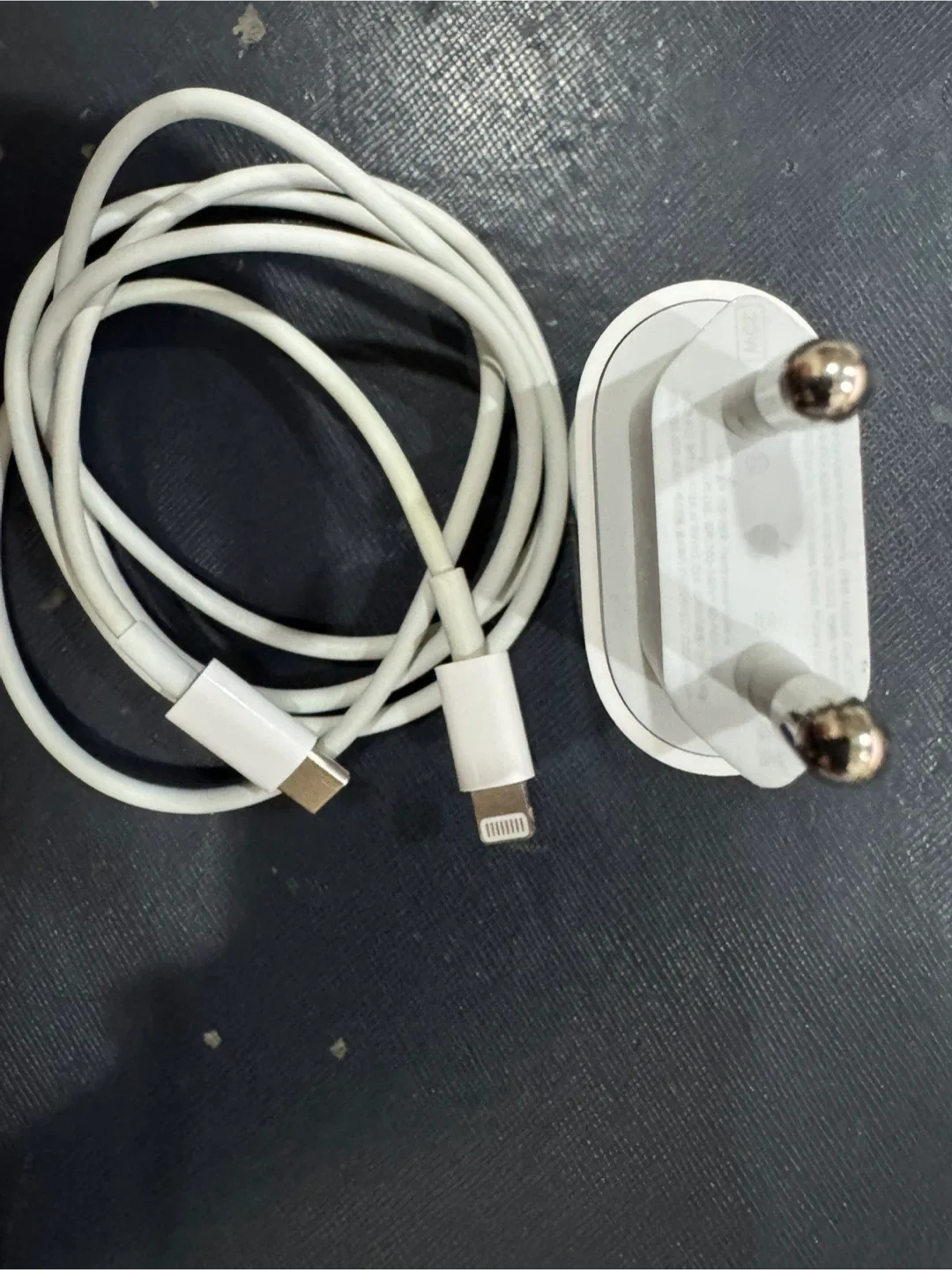 애플 USB-C 충전기 + c타입 라이트닝 케이블. 모두 정품.중고