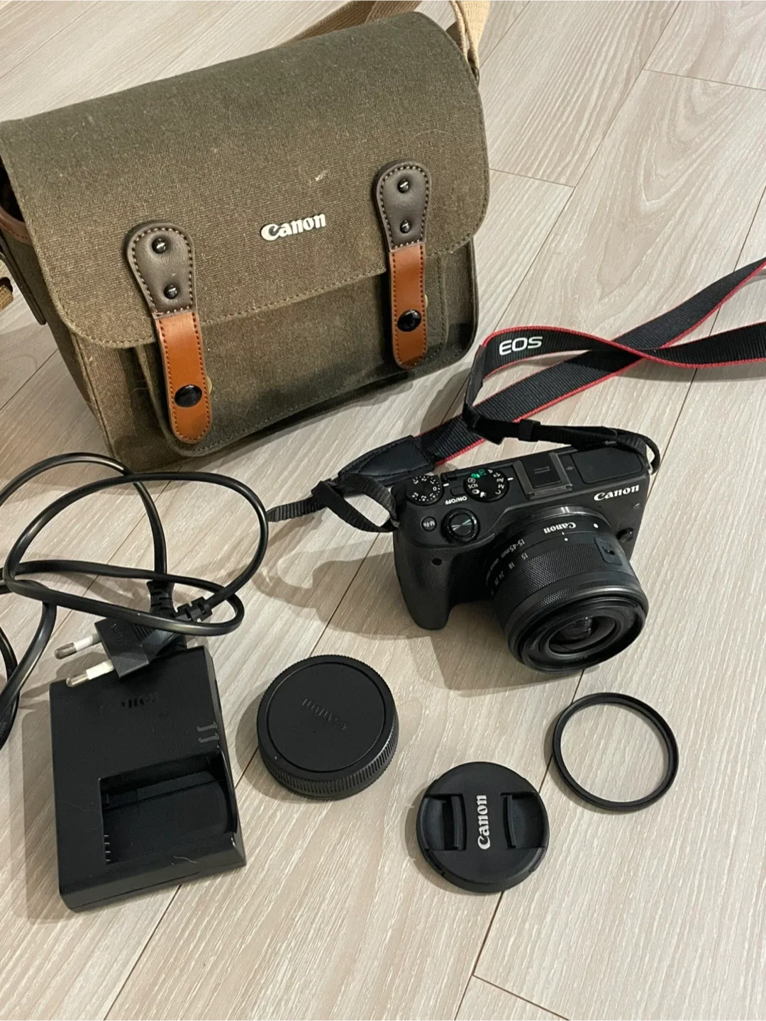 캐논 미러리스 M3 + 15-45 번들렌즈킷 / S급