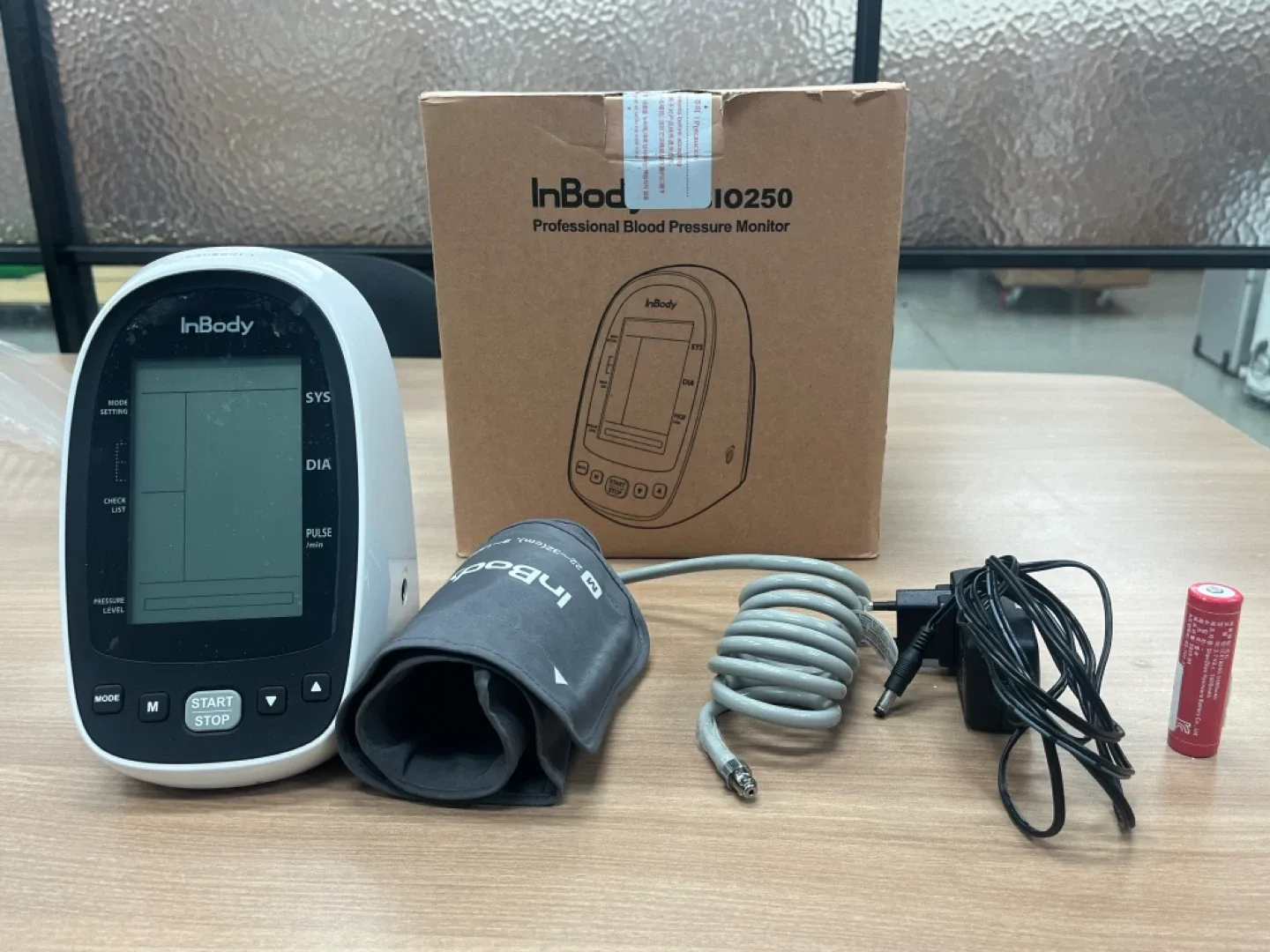 혈압계 BPBIO250 24년식 중고 판매합니다.