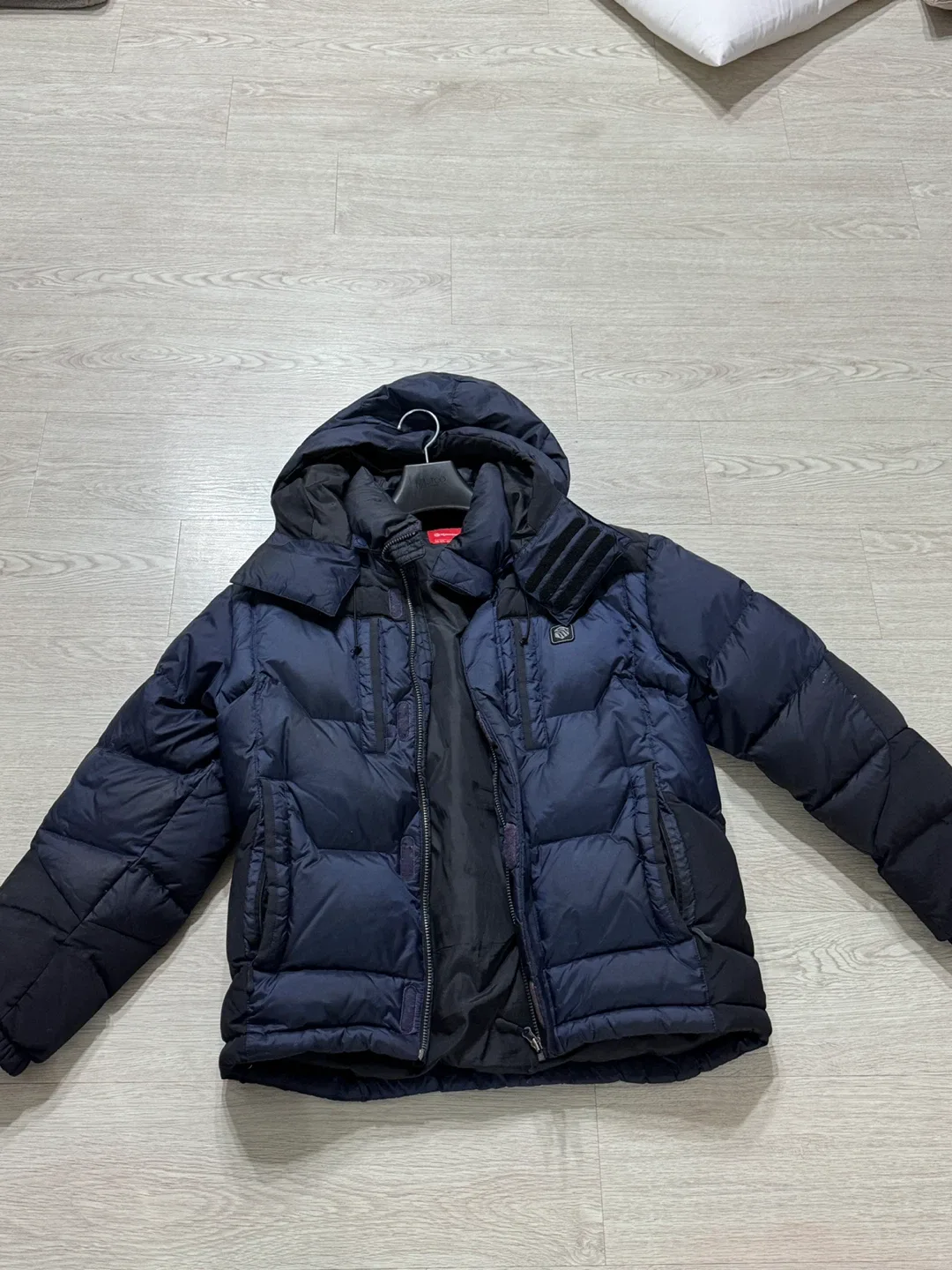 칸투칸 남성 오리털 패딩 105 팝니다