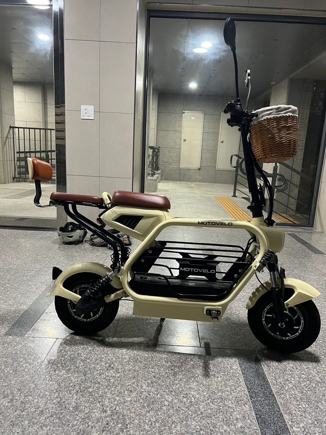 모토벨로 AKU2 PET 전기 스쿠터 베이지