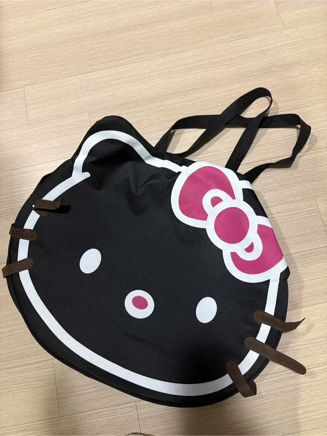 헬로키티 검정 토트백