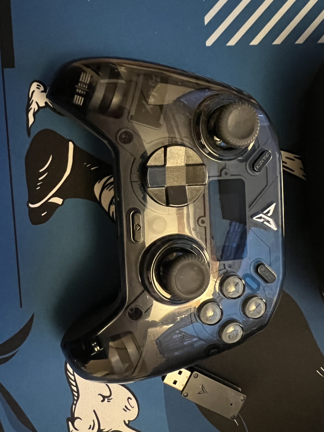 조이트론 아펙스3 하이엔드 무선 게임패드 상태 좋음(충전 거치대 및 패키지 증정)