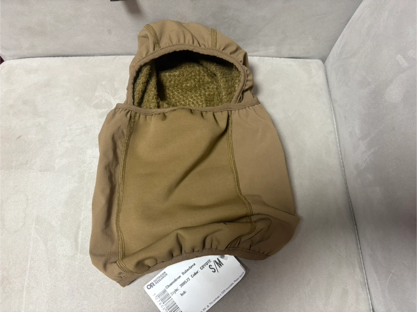 아웃도어리서치 바라크라바 판매합니다.