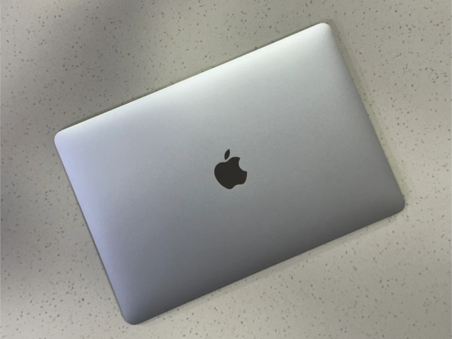 맥북에어 M1 8GB / 512GB SSD (실버)
