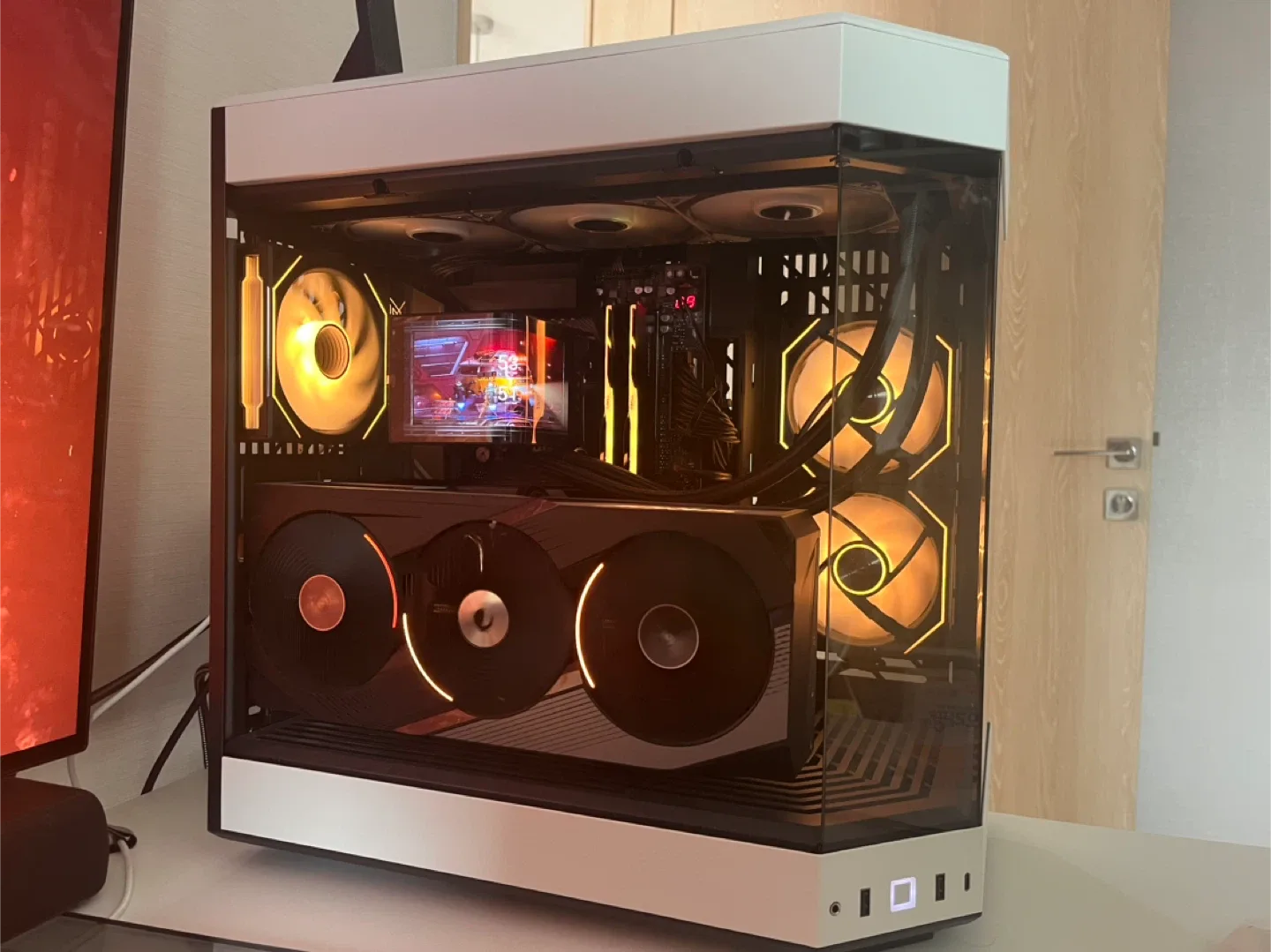 급처)고사양 게이밍 PC 9950X3D RTX 4070 Ti 화이트