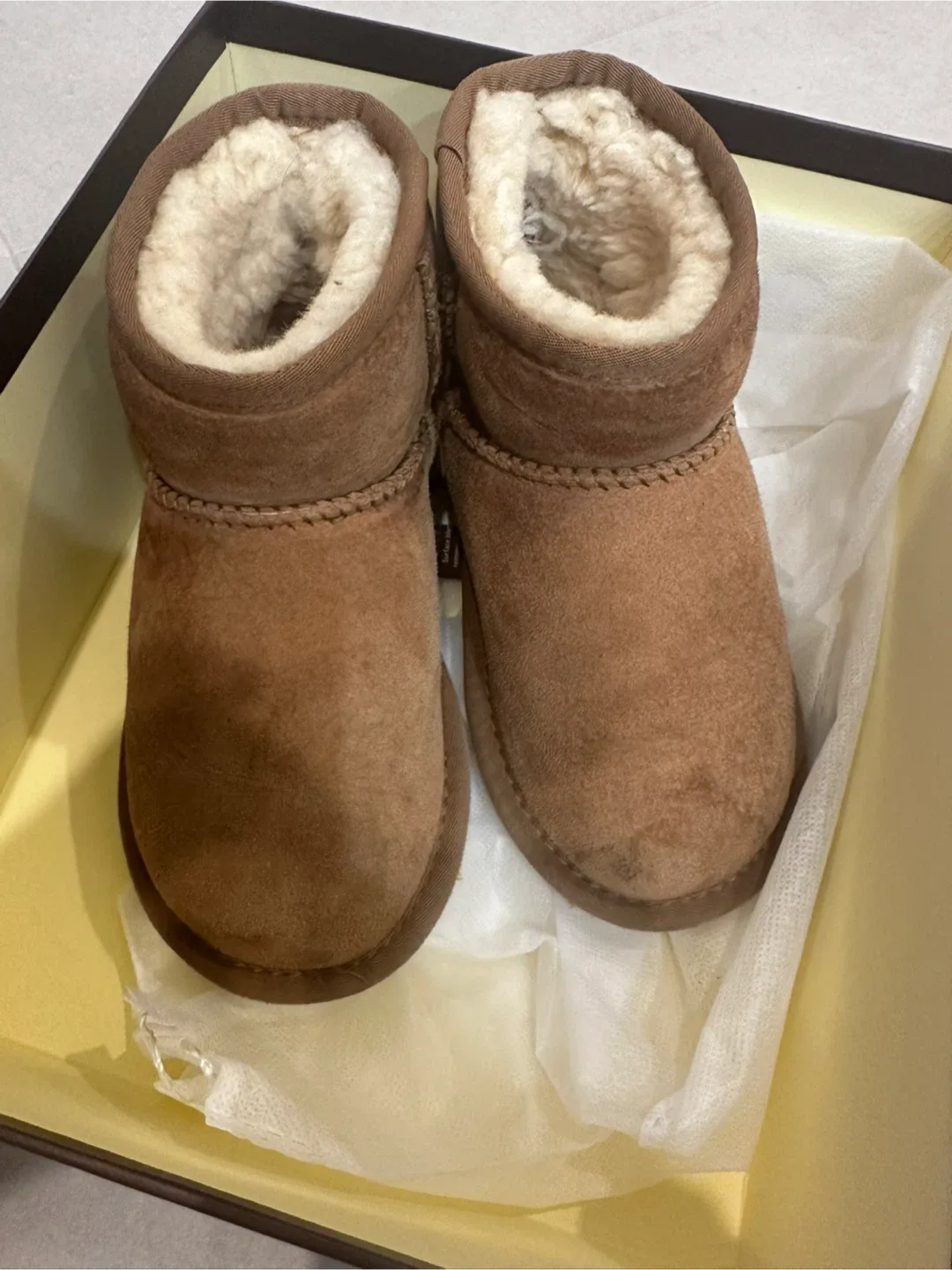 어그 키즈 클래식 울트라 미니 부츠 190체스트넛
