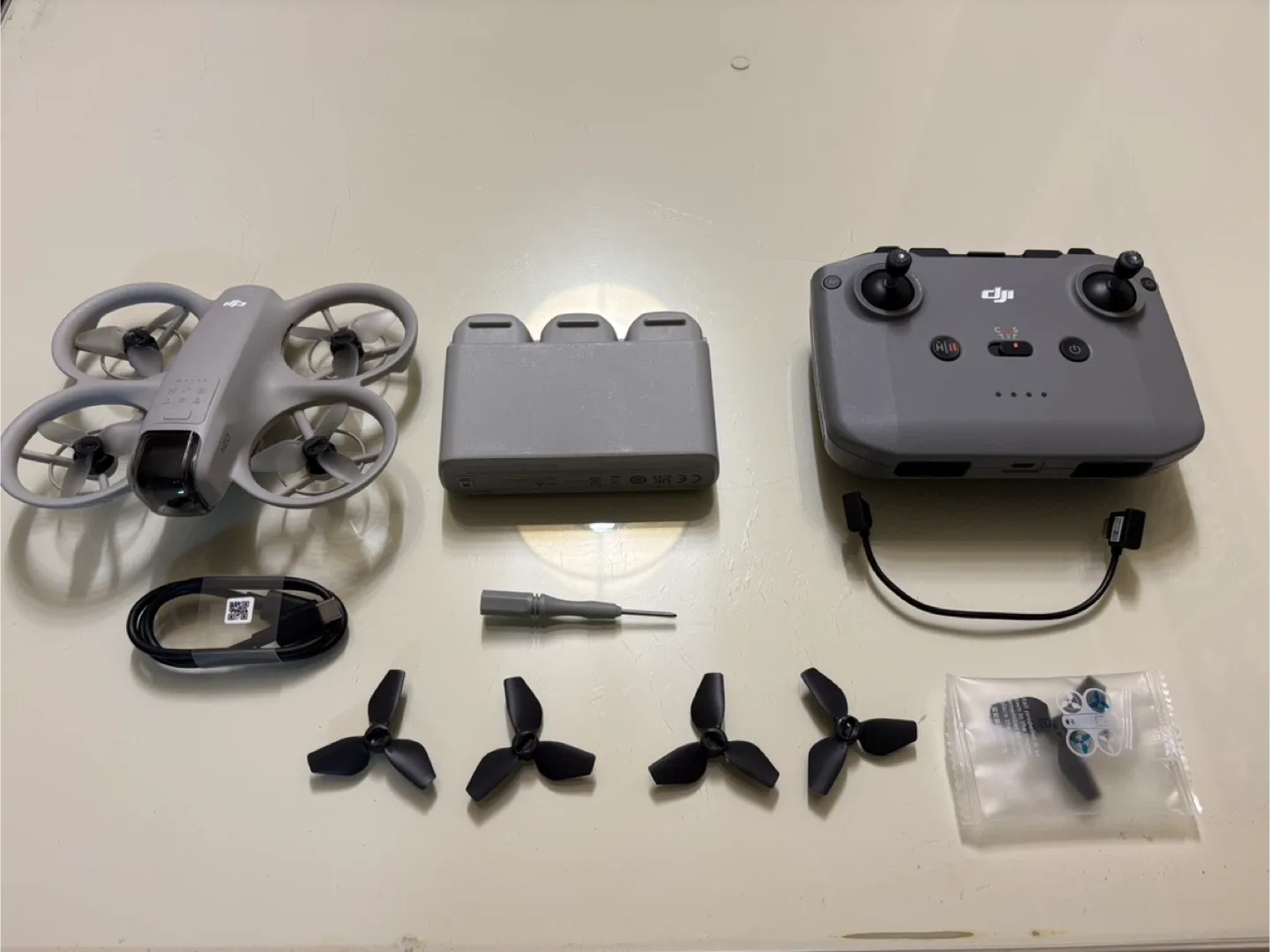 DJI Neo 드론 플라이 모어 콤보