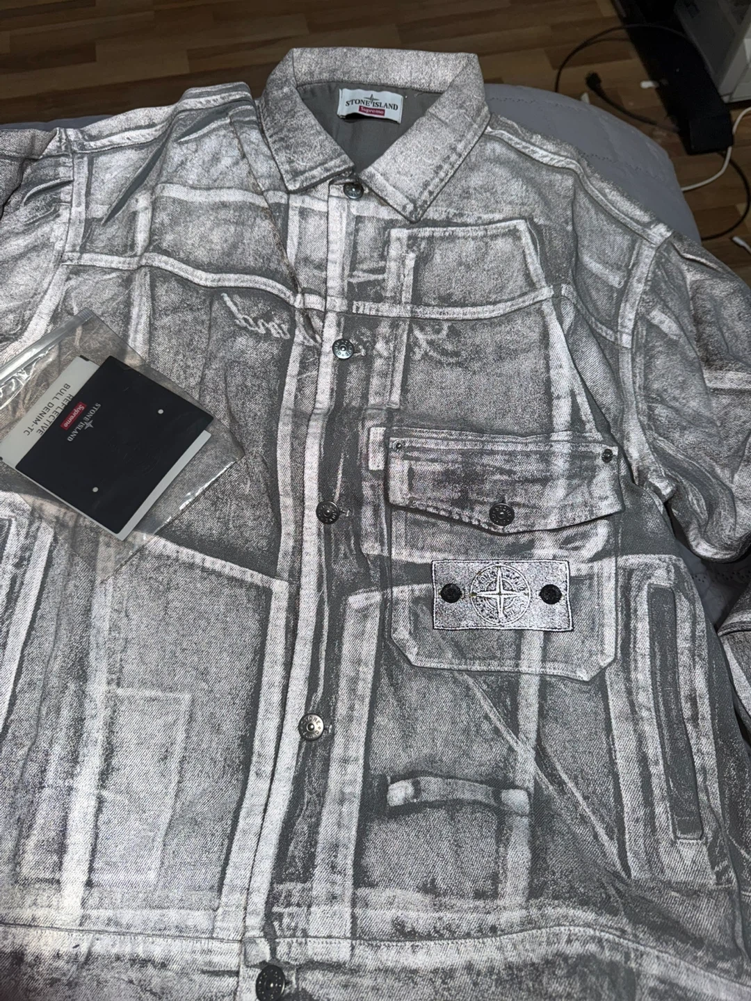 스톤아일랜드x슈프림 리플렉티브 데님 상의 | 남성패션/잡화 | 당근 중고거래
