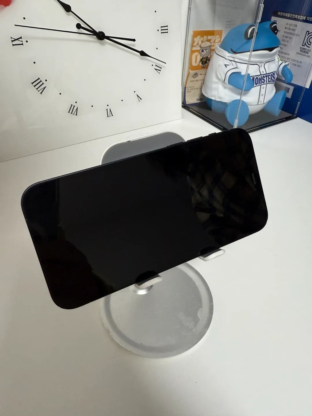 아이폰12 블랙 64GB 상태좋습니다.