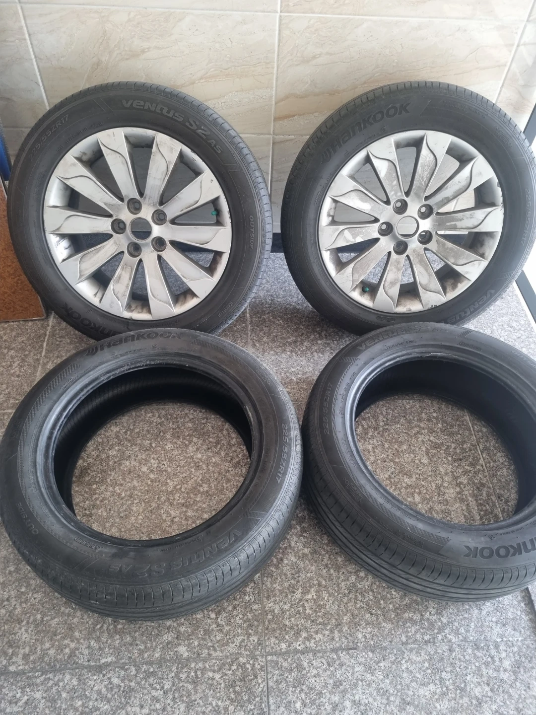 한국 벤투스 S2 AS 225/55ZR17 타이어4개 휠 2개포함 | 스포츠/레저 | 당근 중고거래